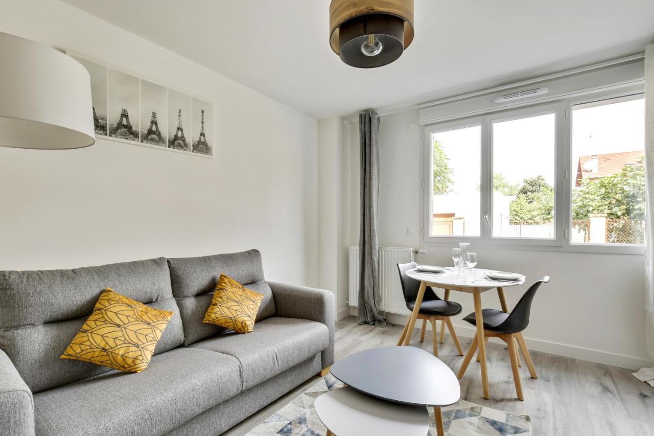 Chic Near Paris - La Defense *