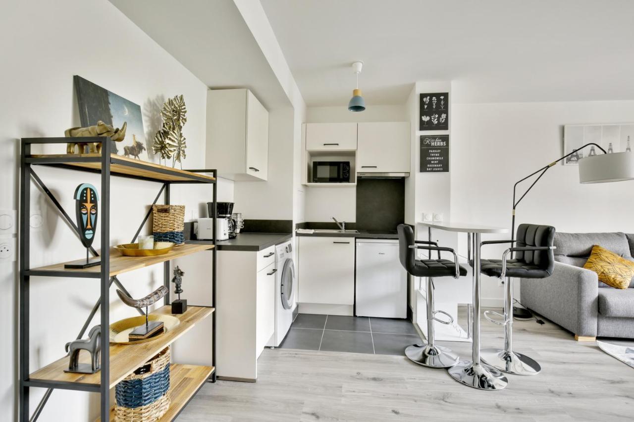 Chic Near Paris - La Defense Apartment *