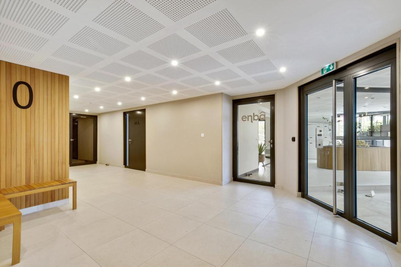 Chic Near Paris - La Defense Apartment *